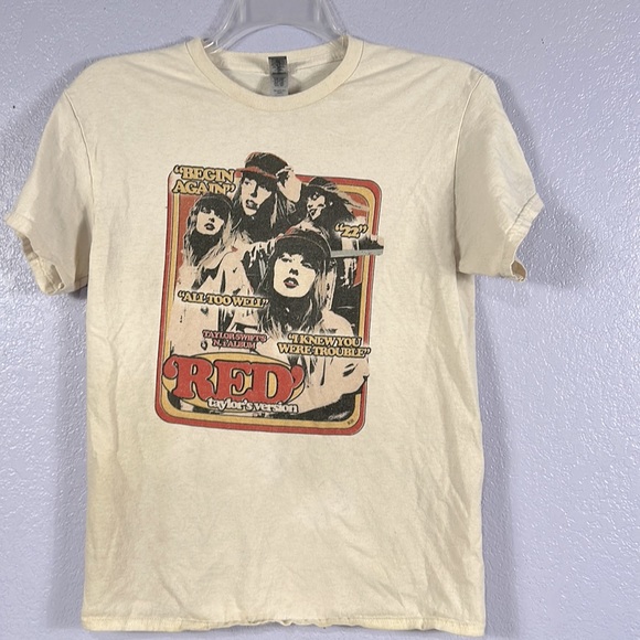 Taylor Swift, RED Taylor’s version graphic T-shirt, size medium - Picture 1 of 7